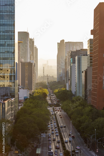 Paseo de La Reforma avenue, vehicular traffic at dusk
