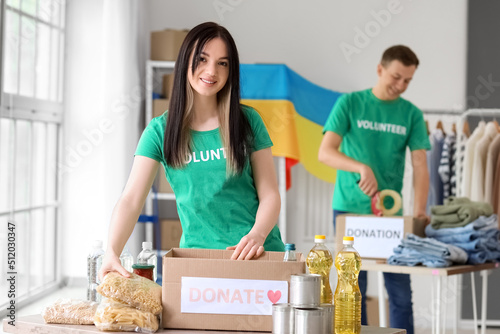 Polish volunteer putting fo...