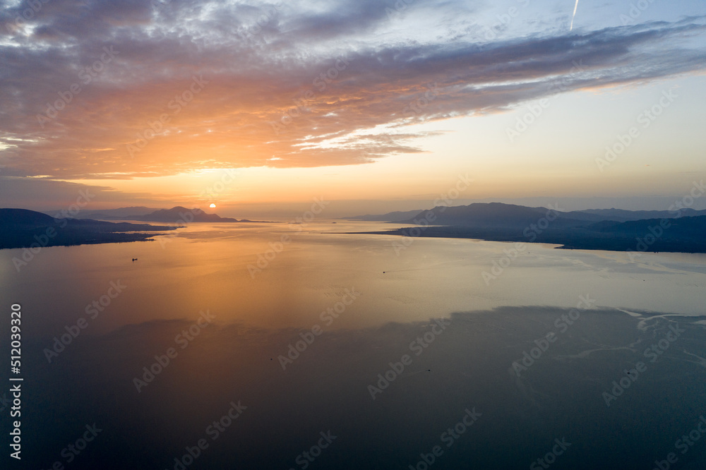 Naklejka premium sunset over the sea