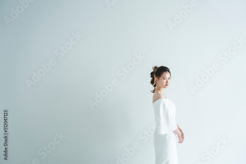 ウェディングドレスを着た花嫁