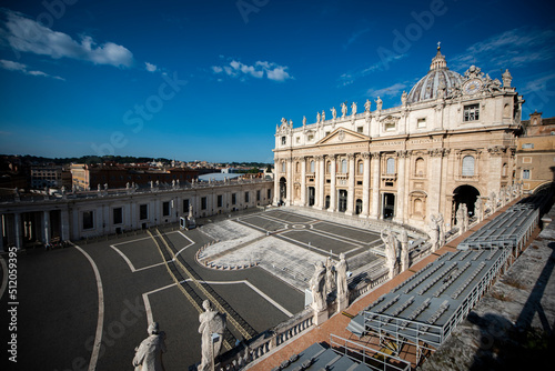 Empty Piazza San Pietro in the Vatican, UNESCO World Heritage Site, Rome, Lazio, Italy