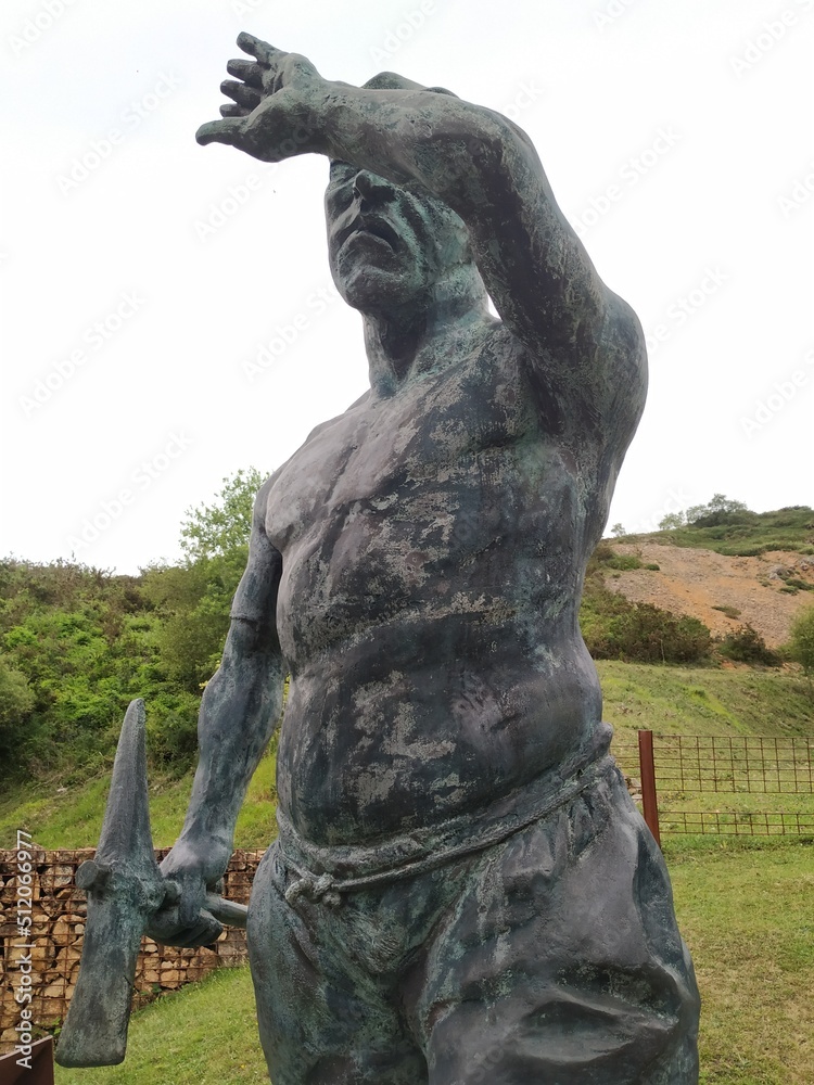 Escultura homenaje a los mineros