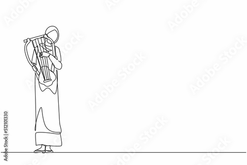 Continuous one line drawing Arab female musician playing musical lyre. Classical music orchestra woman artist with music instrument. Professional musician performs on stage. Single line design vector