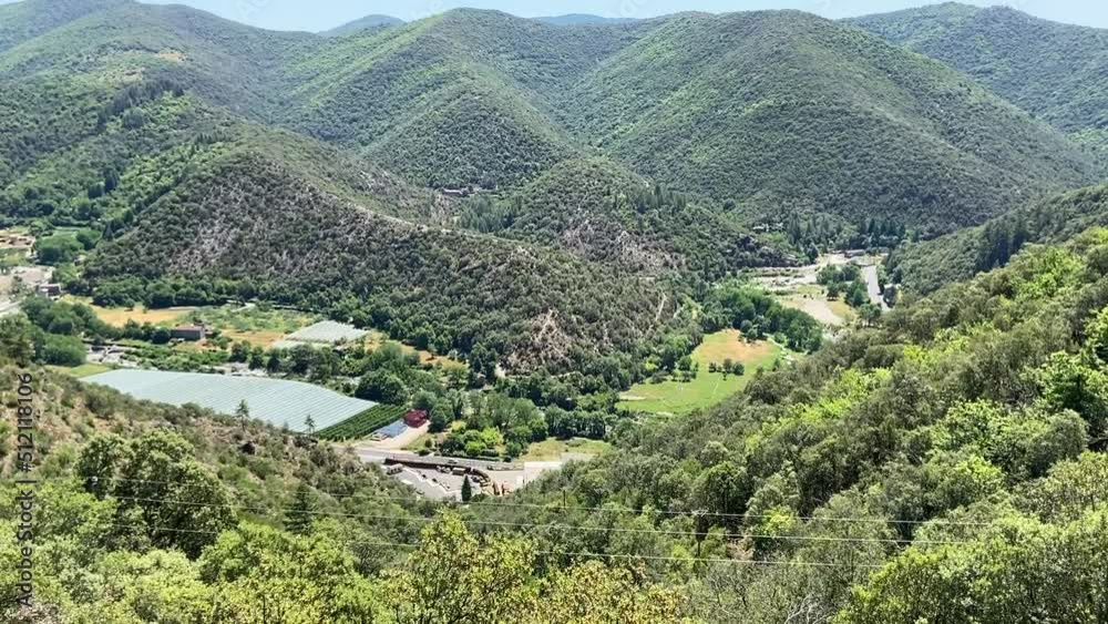 Paysage de montagne dans les Cévennes, Occitanie