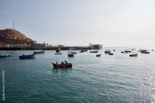 307 / 5,000 Resultados de traducción The district of Chorrillos is one of the 43 that make up the province of Lima, located in the homonymous department in Peru. It limits to the North with the distri