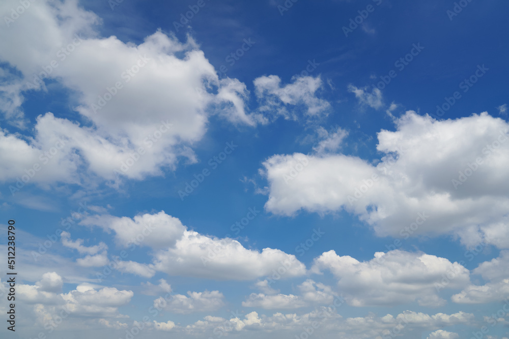 Fototapeta premium White clouds are floating in the blue sky