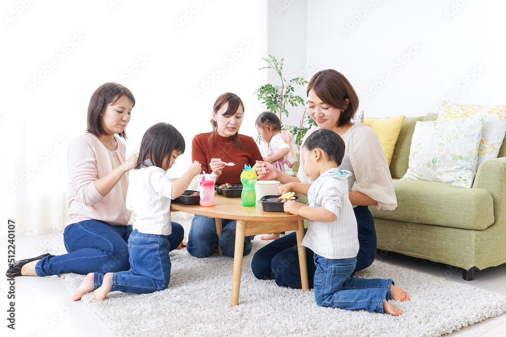 Mothers' friends and children doing party Mothers' friends and children doing party