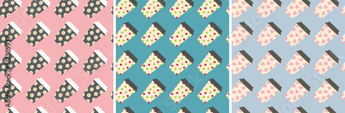 Coffee paper cups with lids. Cafe. Banner. Seamless pattern. Disposable cups to go. Smoothies and milkshakes cups. Hot coffee cups. Cocktail. Colorful insulated, Isolated flat vector illustration