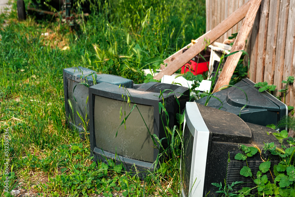 ray tube type tv utility in grass useless, old fashined television