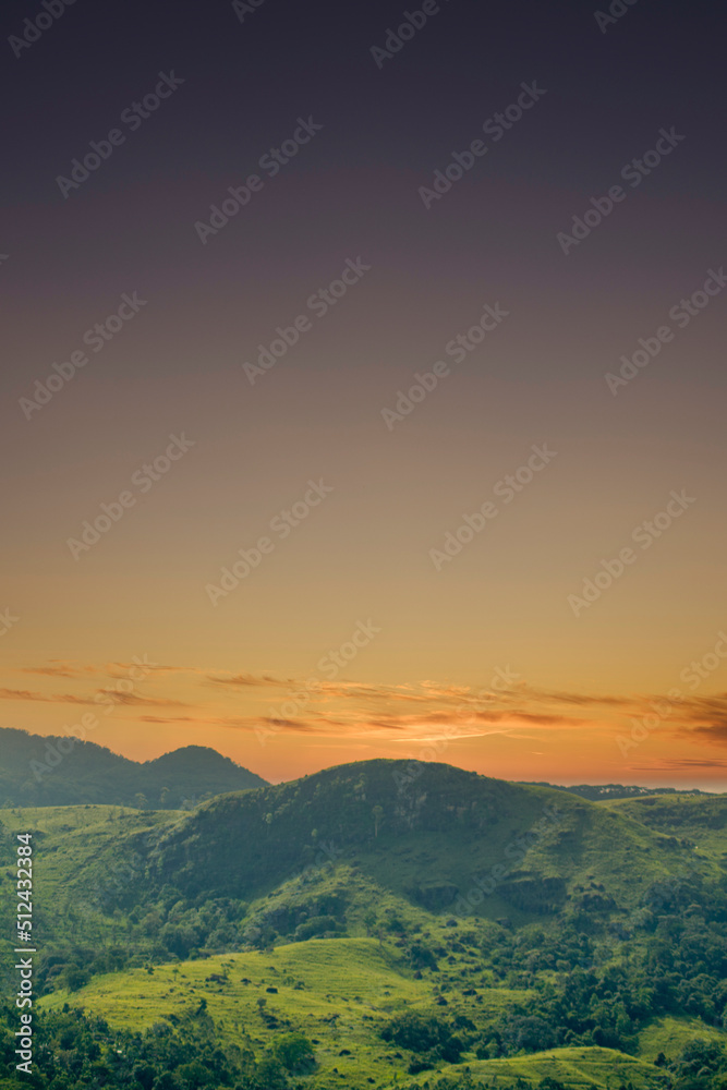 Obraz premium sunset in the mountains An interesting area with a large mountain