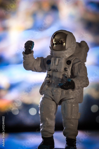 Fotografia, Obraz retrato de astronauta sobre fondo espacial