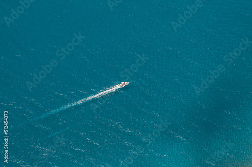 boat in the sea © Thacher Andreae