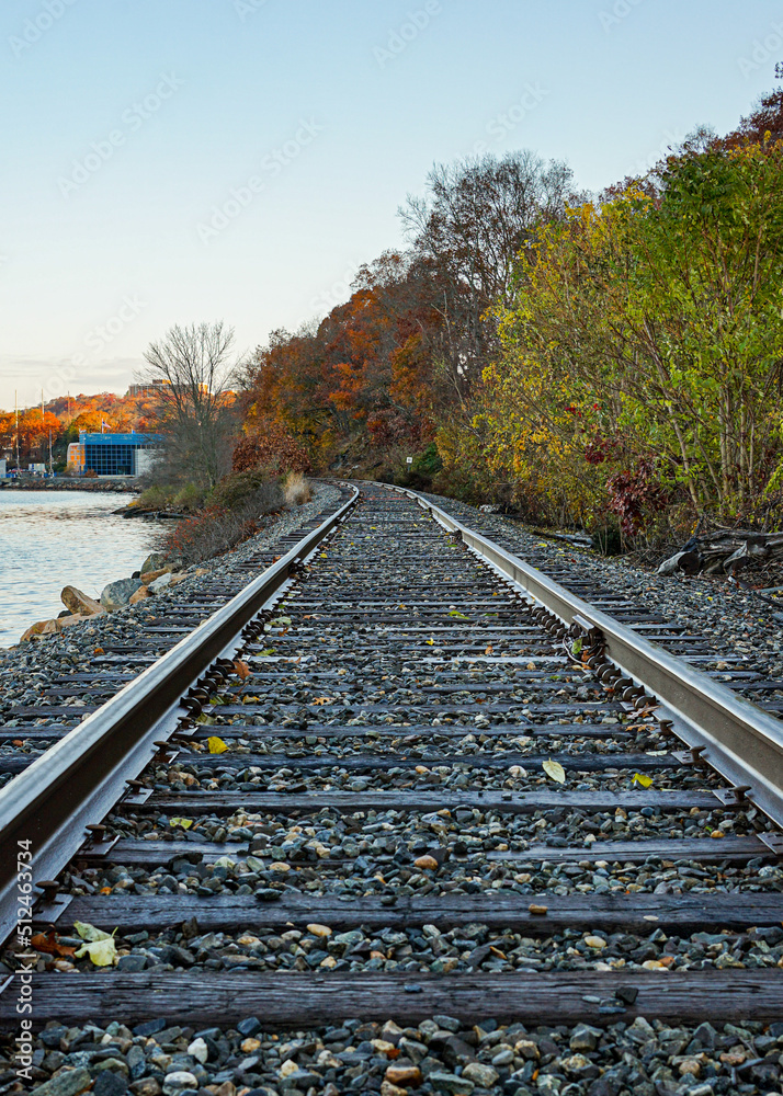 Fototapeta premium Railway line along the Thames River, Groton, Connecticut