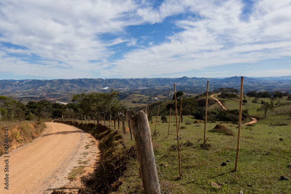 Estiva, Minas Gerais, Brasil: Estrada da Serra do Caçador na Mantiqueira, parte do caminho da fé