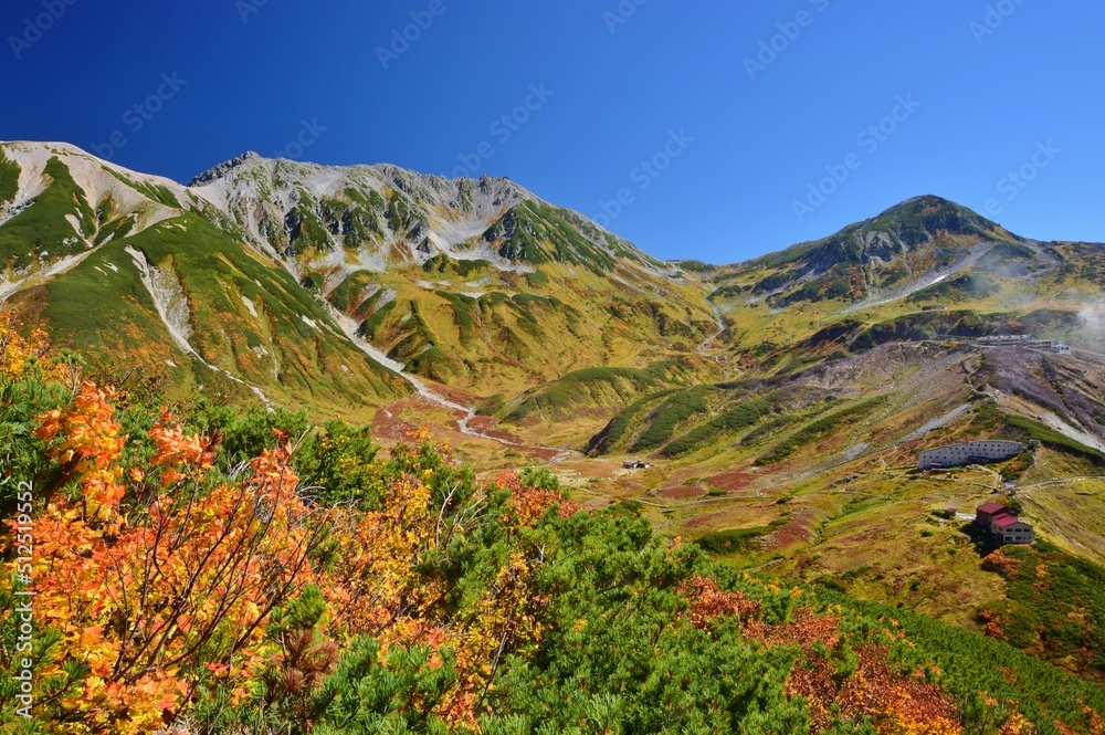 立山連峰　紅葉の季節