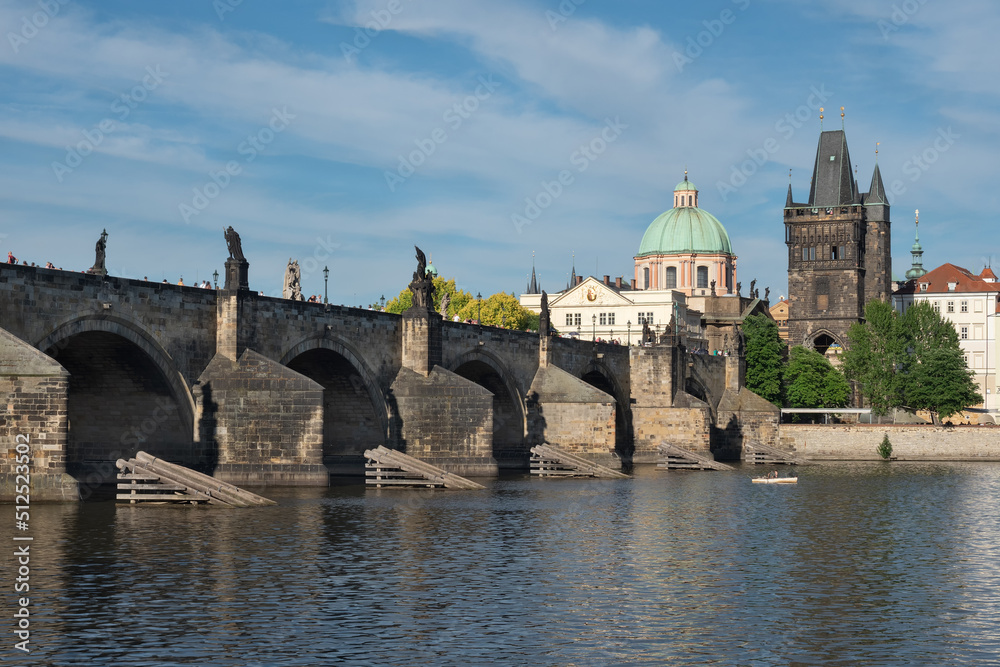 Prague charles bridge and Old Town Bridge Tower. Pražský Kalův most se staroměstskou mosteckou věží. Gothic style