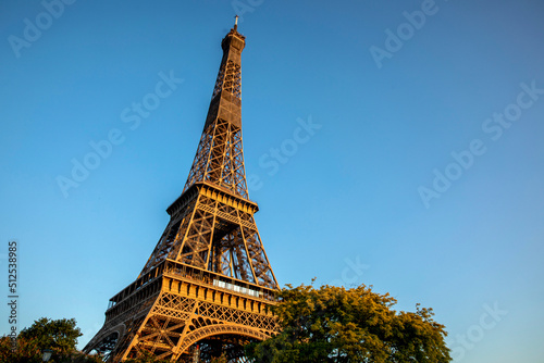 Fotobehang Paris, France. The Eiffel tower.