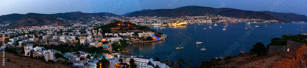 Panoramic view of the bay of Bodrum, in the center is the castle of St. Peter.