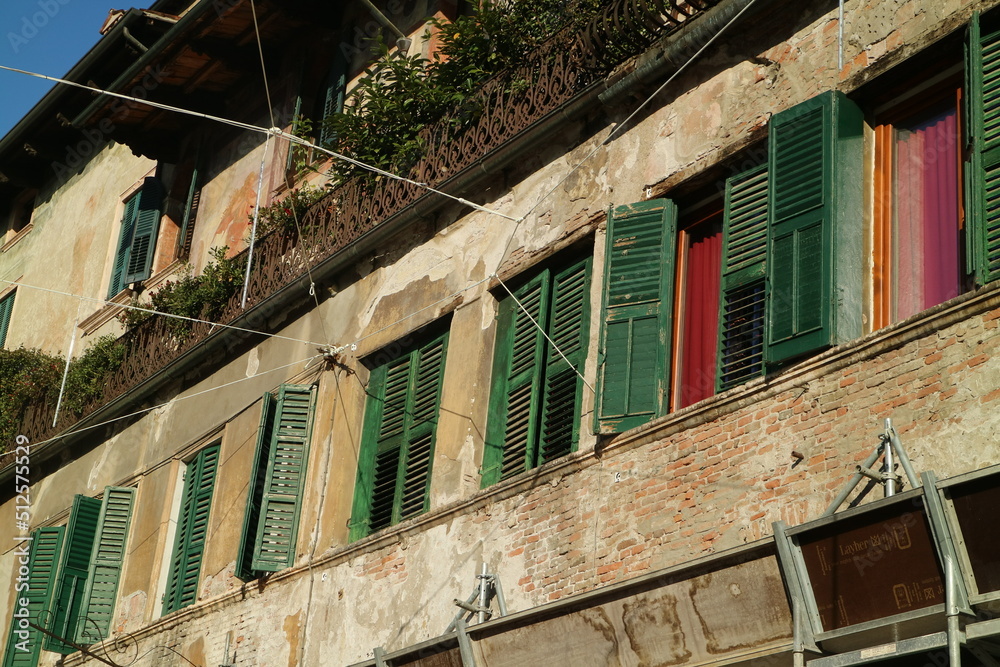 Finestre Veronesi - Veronesian Window