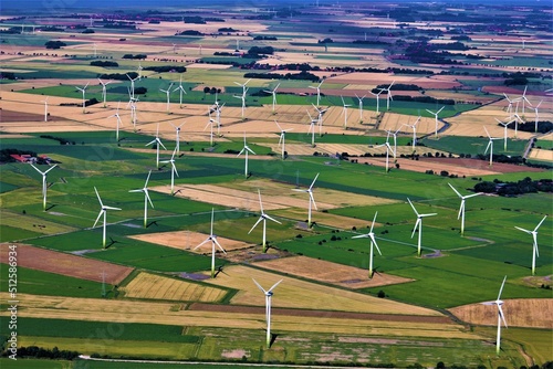Windmühlen / Windenergieanlagen bei Diepholz , Niedersachsen