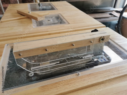 Foto Anti kickback diy​ stick on the saw table