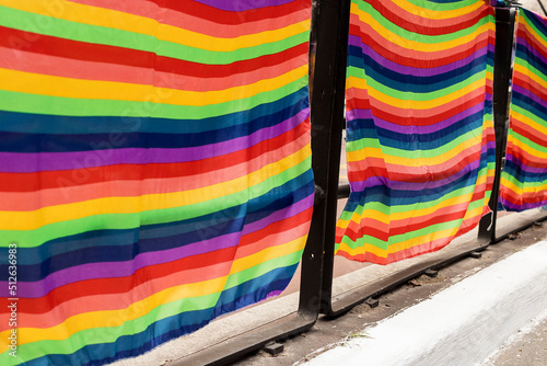 A bandeira arco-íris representa a Comunidade Gay e é associada aos Movimentos LGBT+. Sendo também usada como símbolo da Paz. Parada LGBT, parada do orgulho LGBT, parada do orgulho gay ou simplesmente  photo