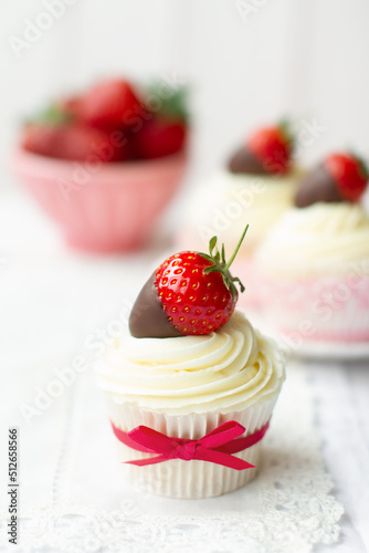 Strawberries and cream cupcakes