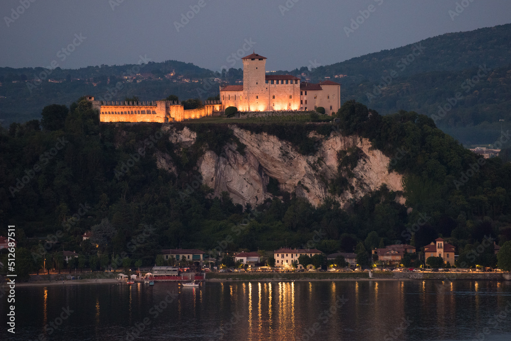 Naklejka premium Dusk over Lake Maggiore