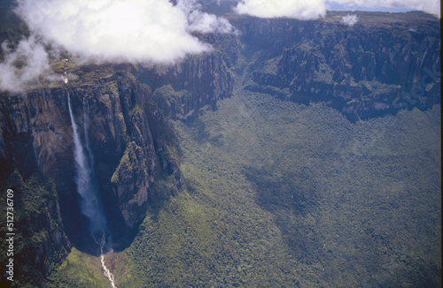 Salto Angel. Auyantepuy (2953m.). Gran Sabana. Estado de Bolivar. Venezuela. photo