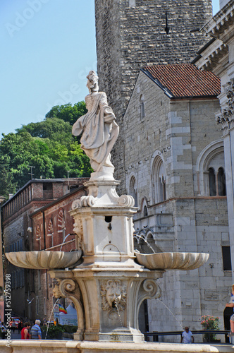 Brescia, fontana di Piazza Paolo VI