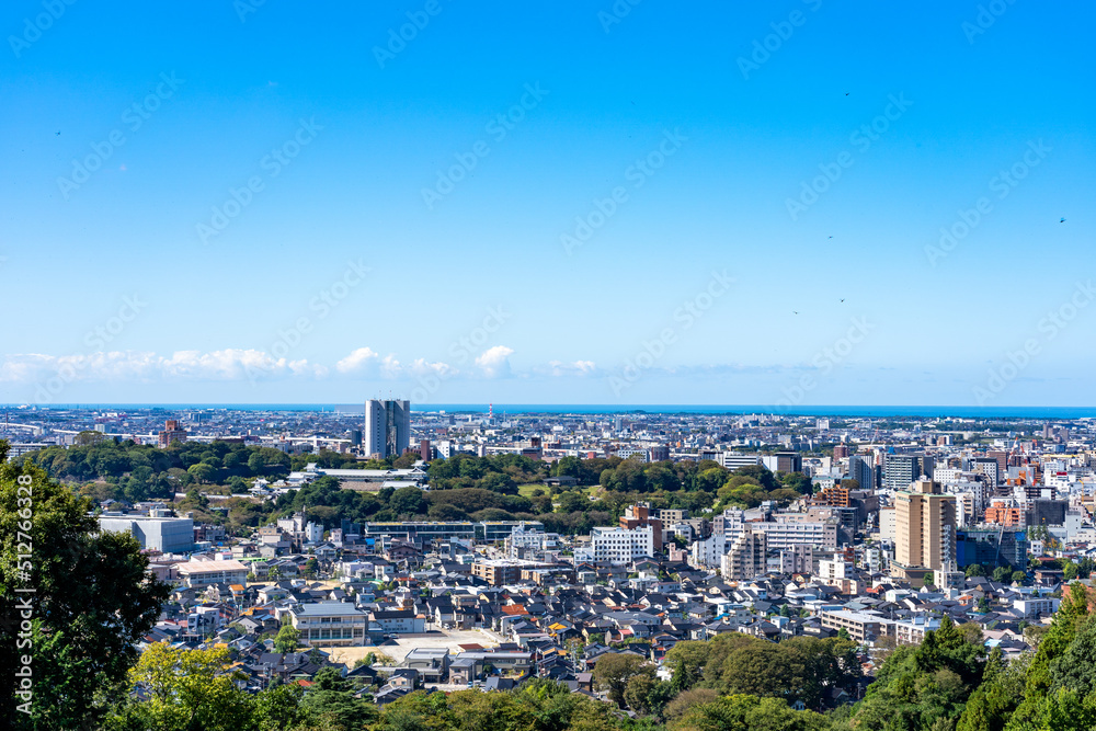 卯辰山見晴らし台から金沢の街を望む