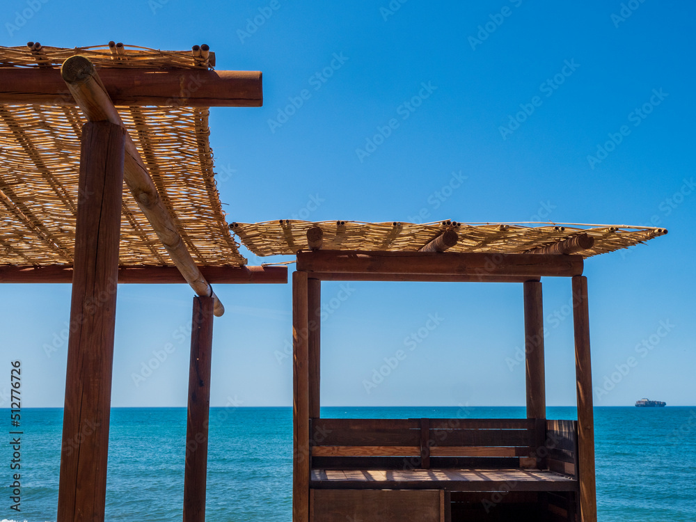 Pérgola de madera frente al mar Pérgola de madera frente al mar