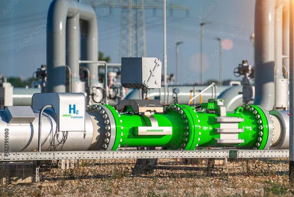 Green Hydrogen renewable energy production pipeline - green hydrogen gas for clean electricity solar and windturbine facility - obrazy, fototapety, plakaty 