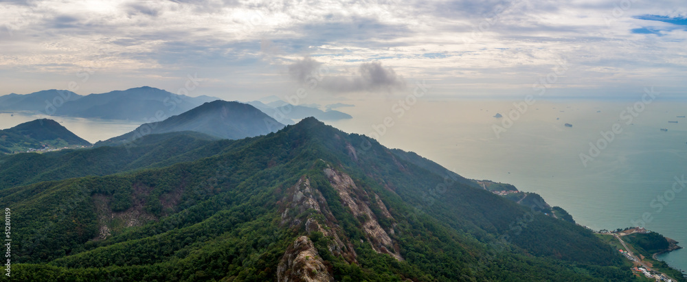 Fototapeta premium Scenic view of mountains against sky