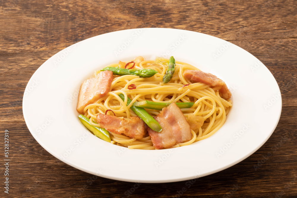 アスパラとベーコンのペペロンチーノ アスパラとベーコンのペペロンチーノ