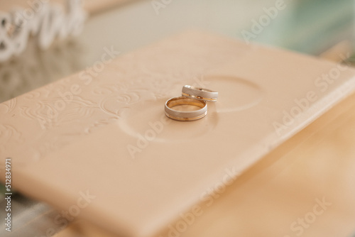  wedding rings close-up