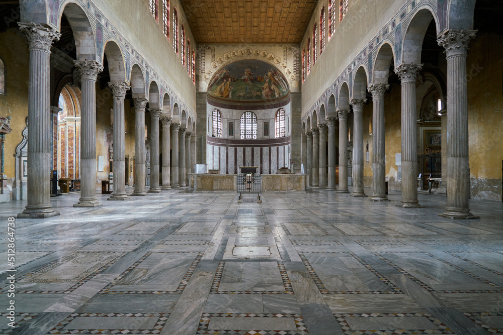 Obraz premium The paleochristian styled Santa Sabina church in Rom