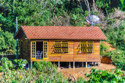 Casa de Madeira, Paranapanema, São Paulo, Brasil photo