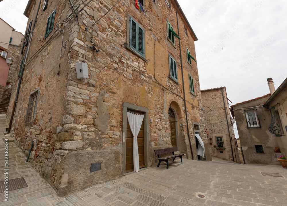	One of the most beautiful villages in Tuscany, Campiglia Marittima develops within the historic walls, the buildings are arranged in concentric semicircles and create a particular harmony that distin