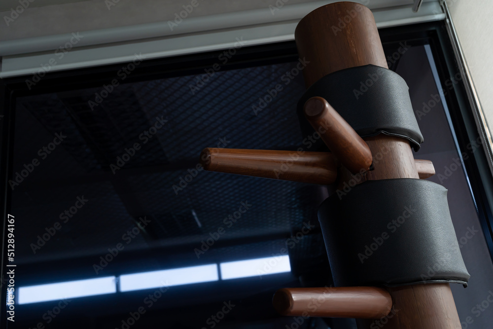 Fototapeta premium Wing Chun Wooden Dummy. chinese kongfu practice dummy tool