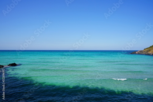 Fototapeta Naklejka Na Ścianę i Meble -  beautiful seascape with clear bluish water
