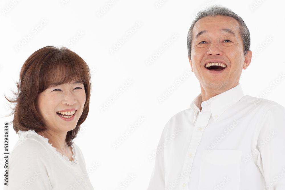 笑顔のシニア夫婦のポートレート