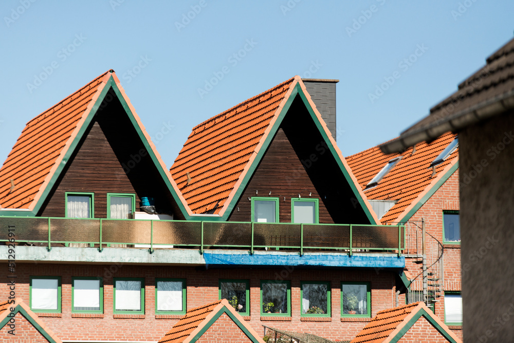Giebel mit Balkon Giebel mit Balkon