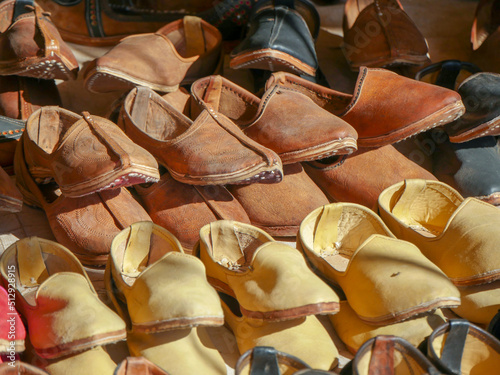 Mojdi shoes footwears, a type of tradition Indian handmade leather shoes