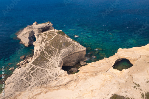 Obraz na płótnie Grotte marine de l'Orca à la pointe Saint Antoine à Bonifacio en Corse du Sud