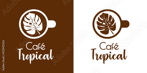 Banner con texto manuscrito Café Tropical. Logo beach bar. Vector con silueta de taza de café con hoja de planta monstera. Fondo marrón y fondo blanco