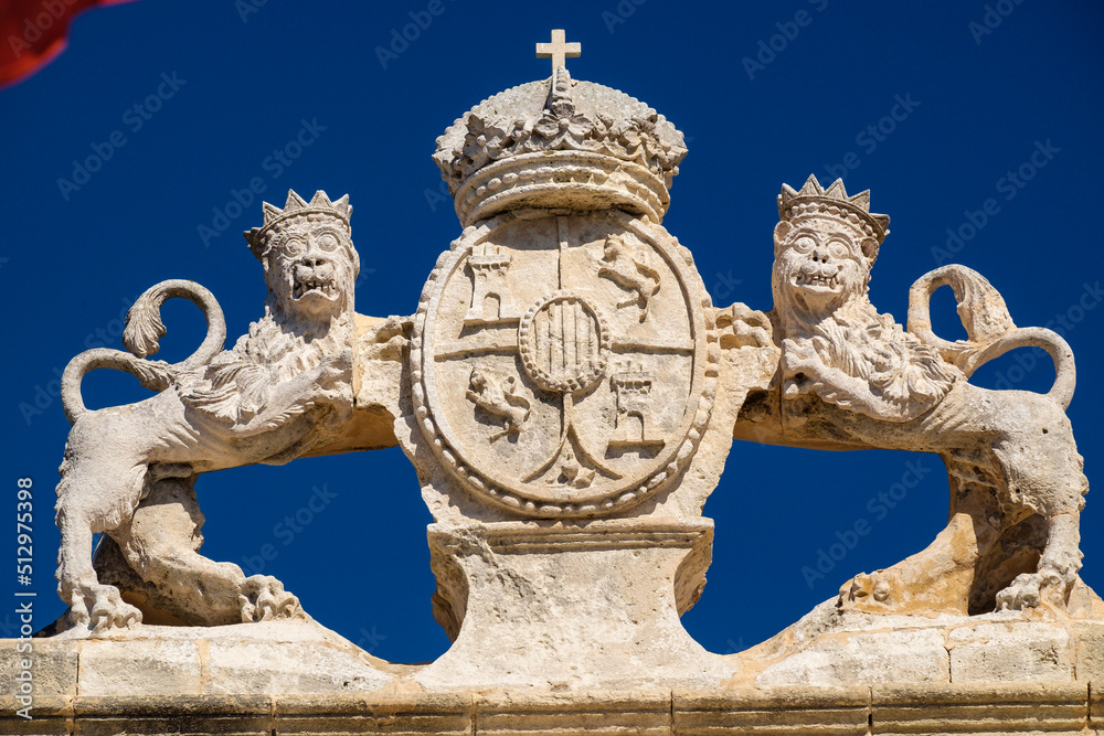 Puerta de los Leones, Entrada Principal de la isla del Lazareto, antiguo hospital militar, Illa del Llatzeret, interior del puerto de Mahón, Menorca, balearic islands, Spain