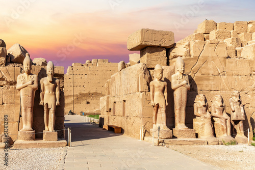 Obraz na płótnie Statues of Thutmes III and Amenhetep II, Great Temple of Amun in Karnak Temple, Luxor, Egypt w salonie