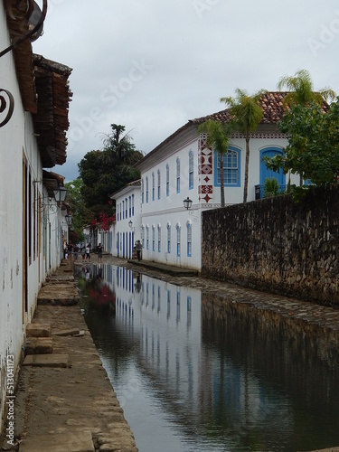 Obraz na płótnie Street of historical center in Paraty, Rio de Janeiro, Brazil. Paraty is a preserved Portuguese colonial and Brazilian Imperial municipality w salonie