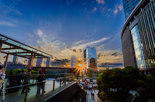 大阪駅中央北口前からの夕景、5月14日、日本
